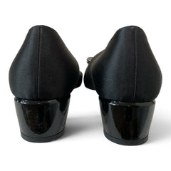 Salvatore Ferragamo Vara Black Satin Pumps – Size 10