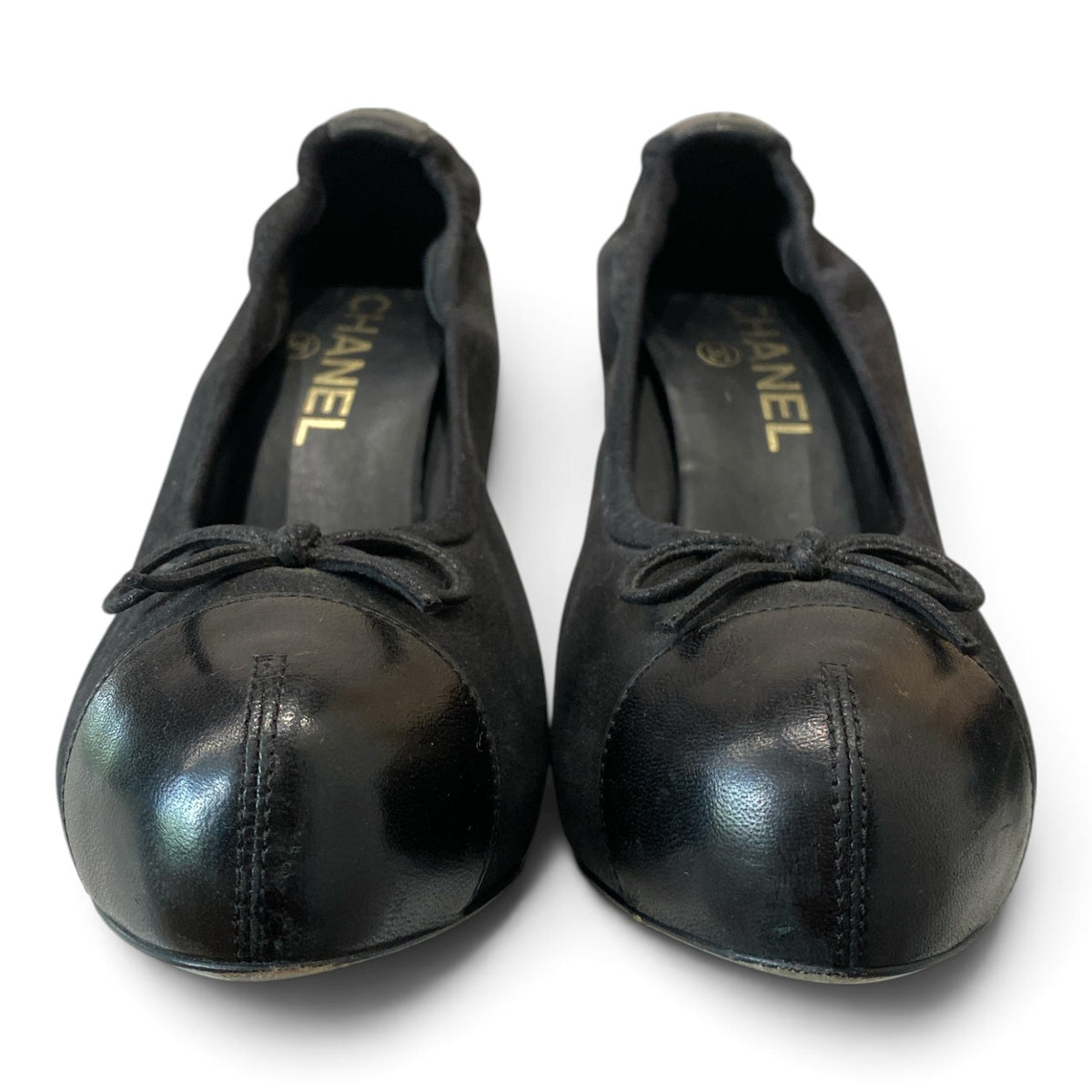 Chanel Cap-Toe Bow Pumps – Size 39