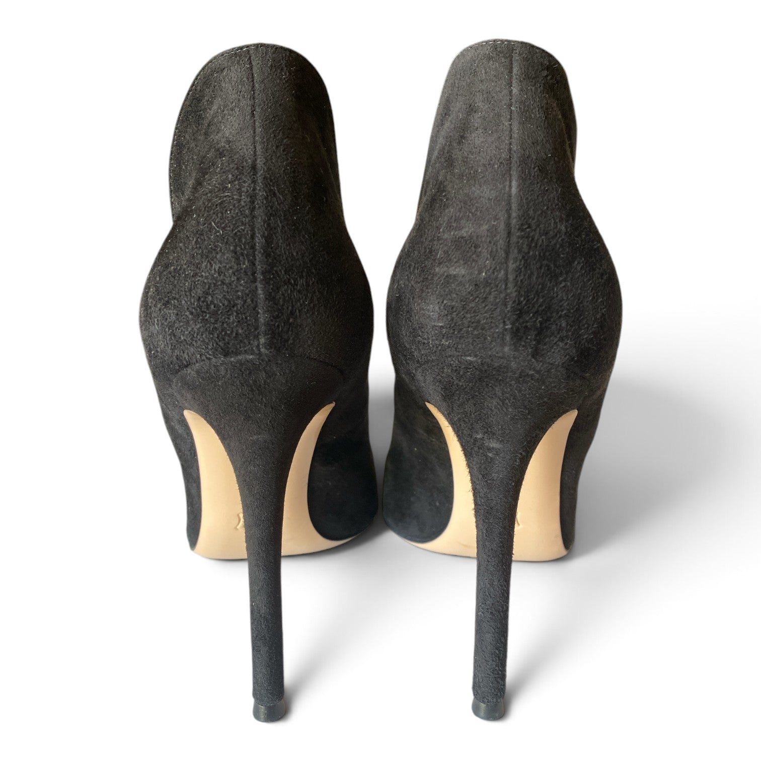 Gianvito Rossi Round-Toe Black Suede Pumps – Size 38