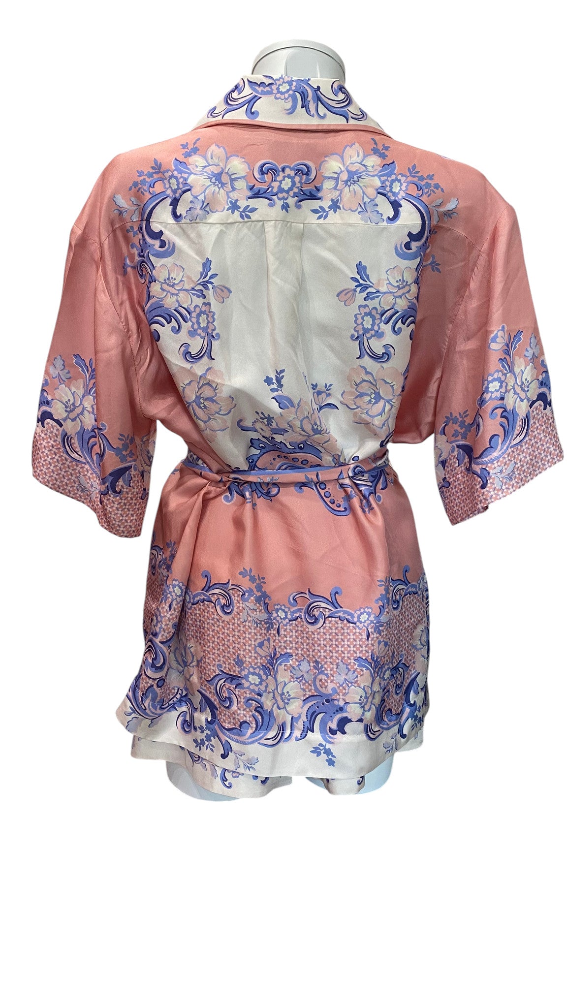 Conjunto estampado de shorts y blusa con cinturón Zimmermann, Resort de lujo a juego