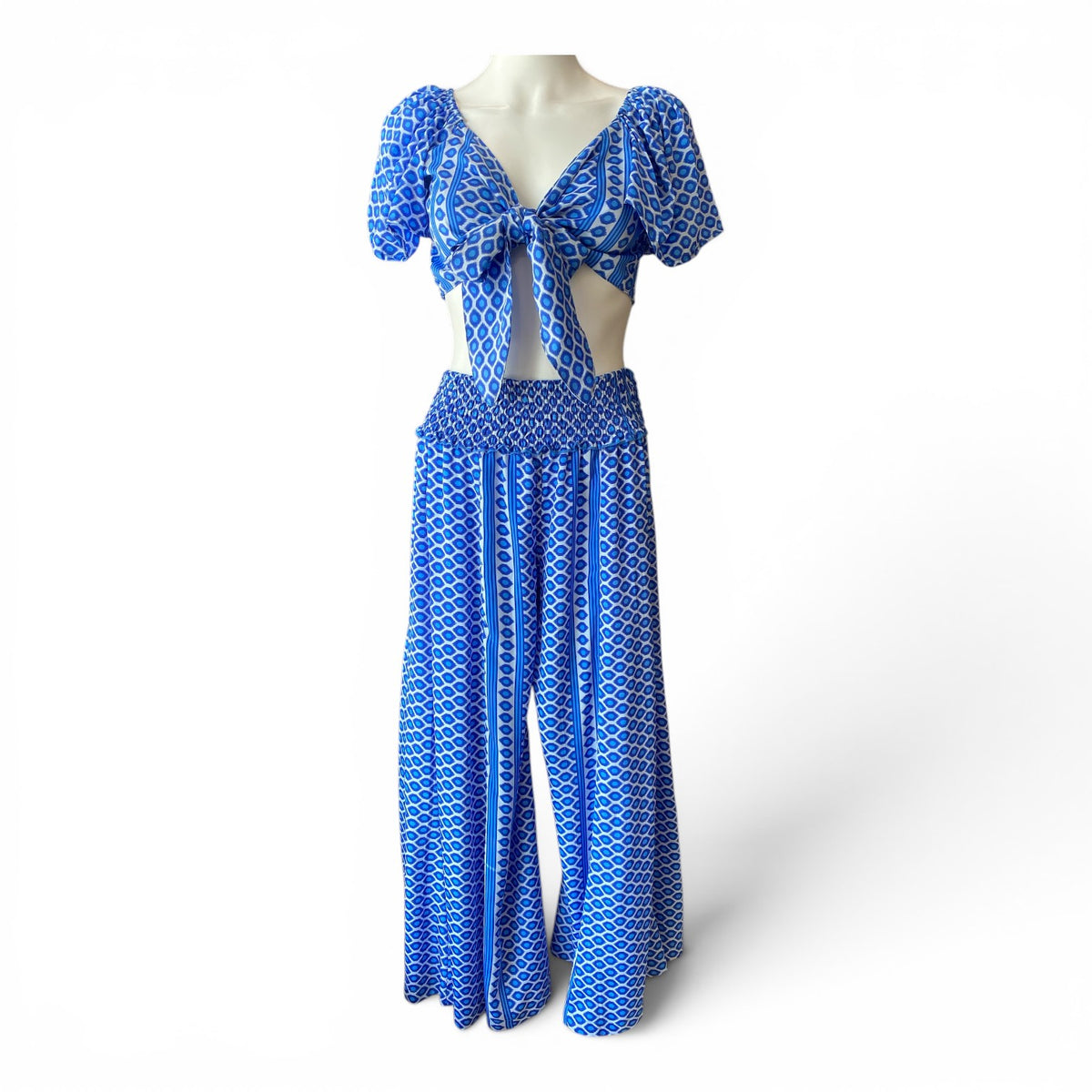 LaraEthnics Top & Pants Set – Blue & White – One Size
