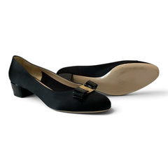 Salvatore Ferragamo Vara Black Satin Pumps – Size 10