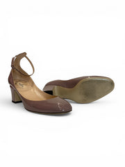 Valentino Garavani Tan-Go 70 Patent Leather Pumps in Nude – Size 38.5